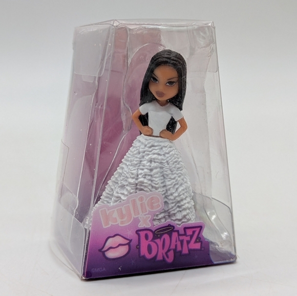 Bratz X Kylie Jenner Mini Collectible Figurine - Picture 1 of 4